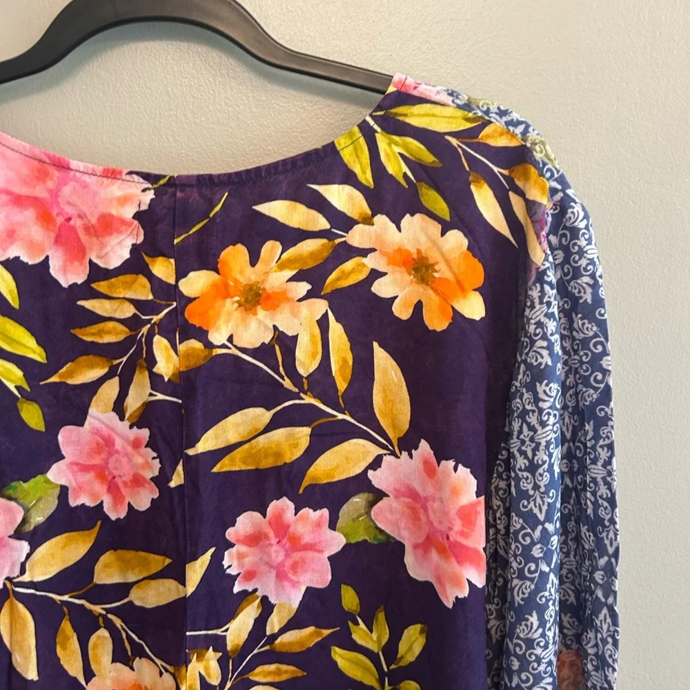 NWT Avani del amour floral bell sleeves top size S